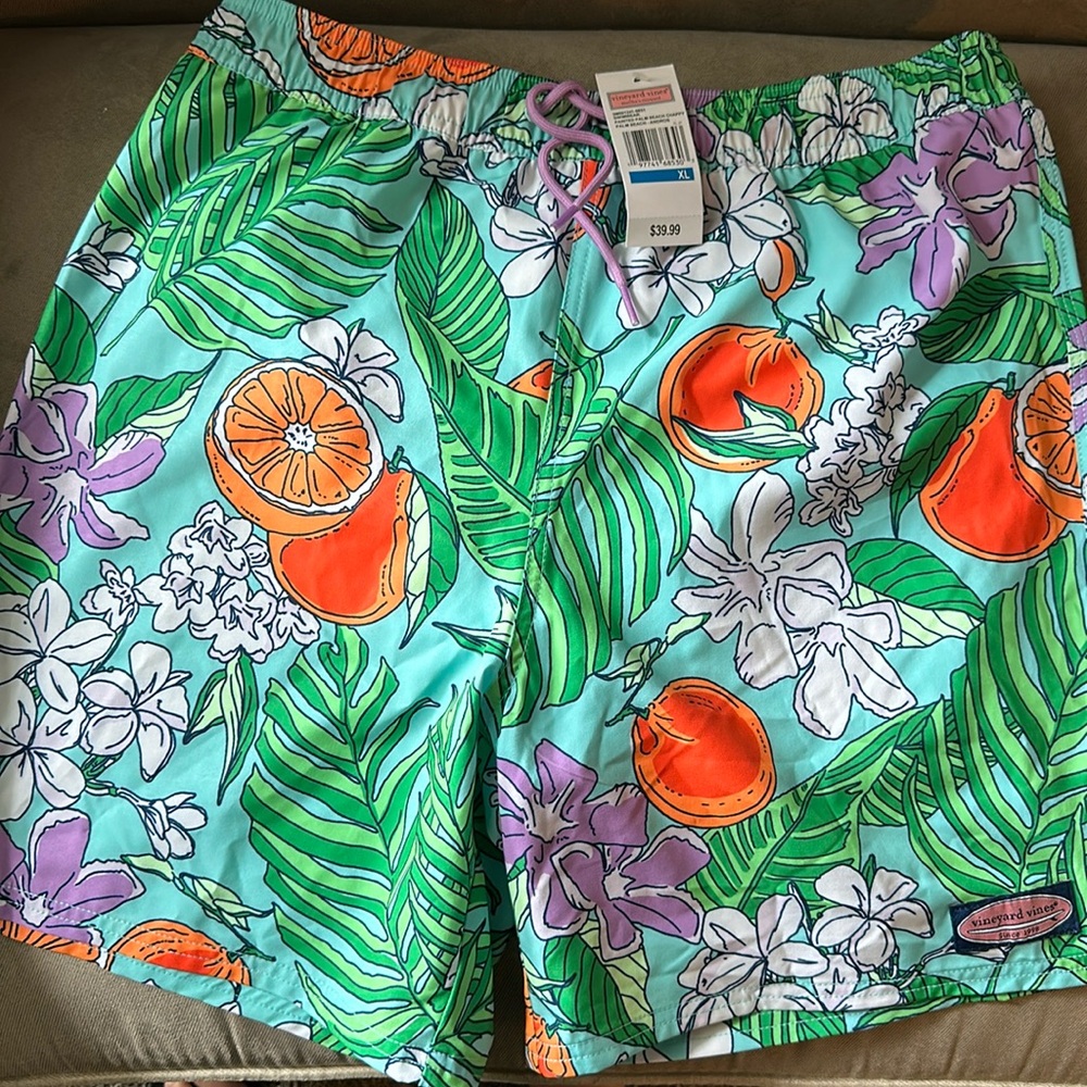 Vineyard Vines Men’s XL swim trunks